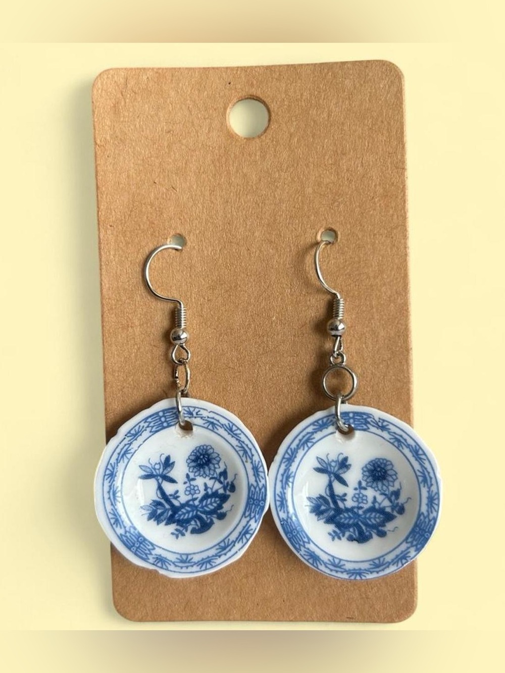 Plate earrings
